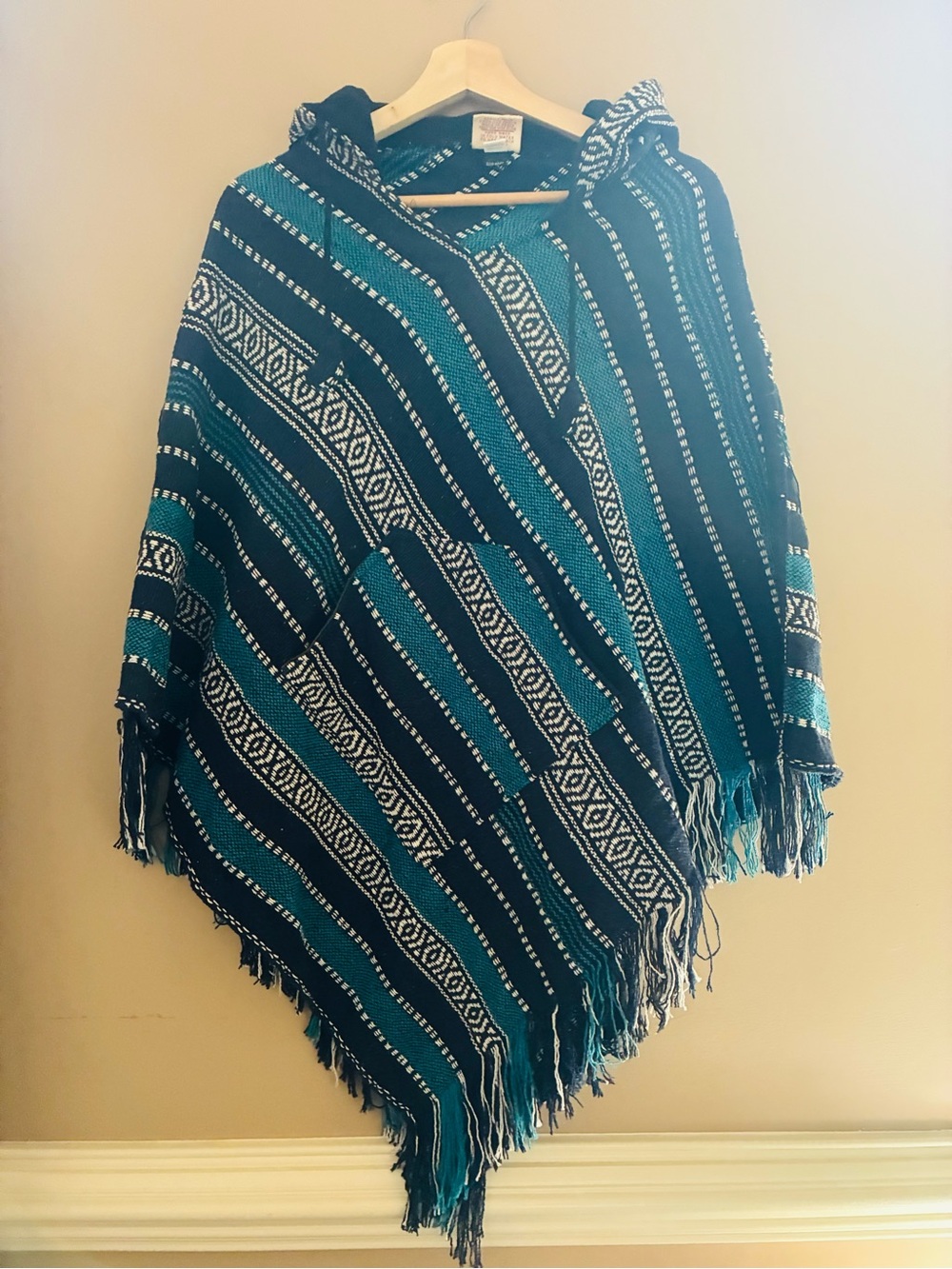 GYPSY ROSE Mexican Poncho Nepal Striped Texture Fringe Hippie Hood Pocket OS
